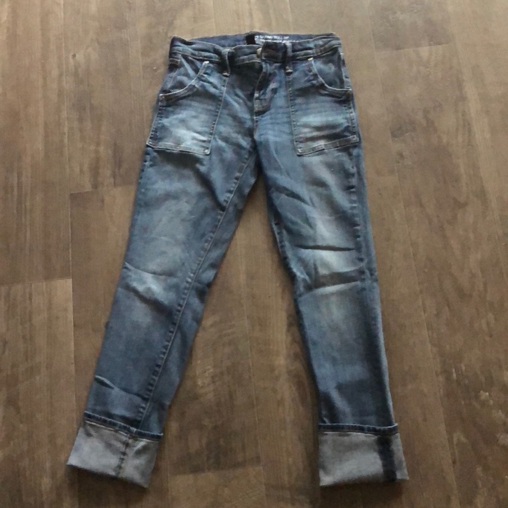 Woman’s skinny roll up GAP jeans